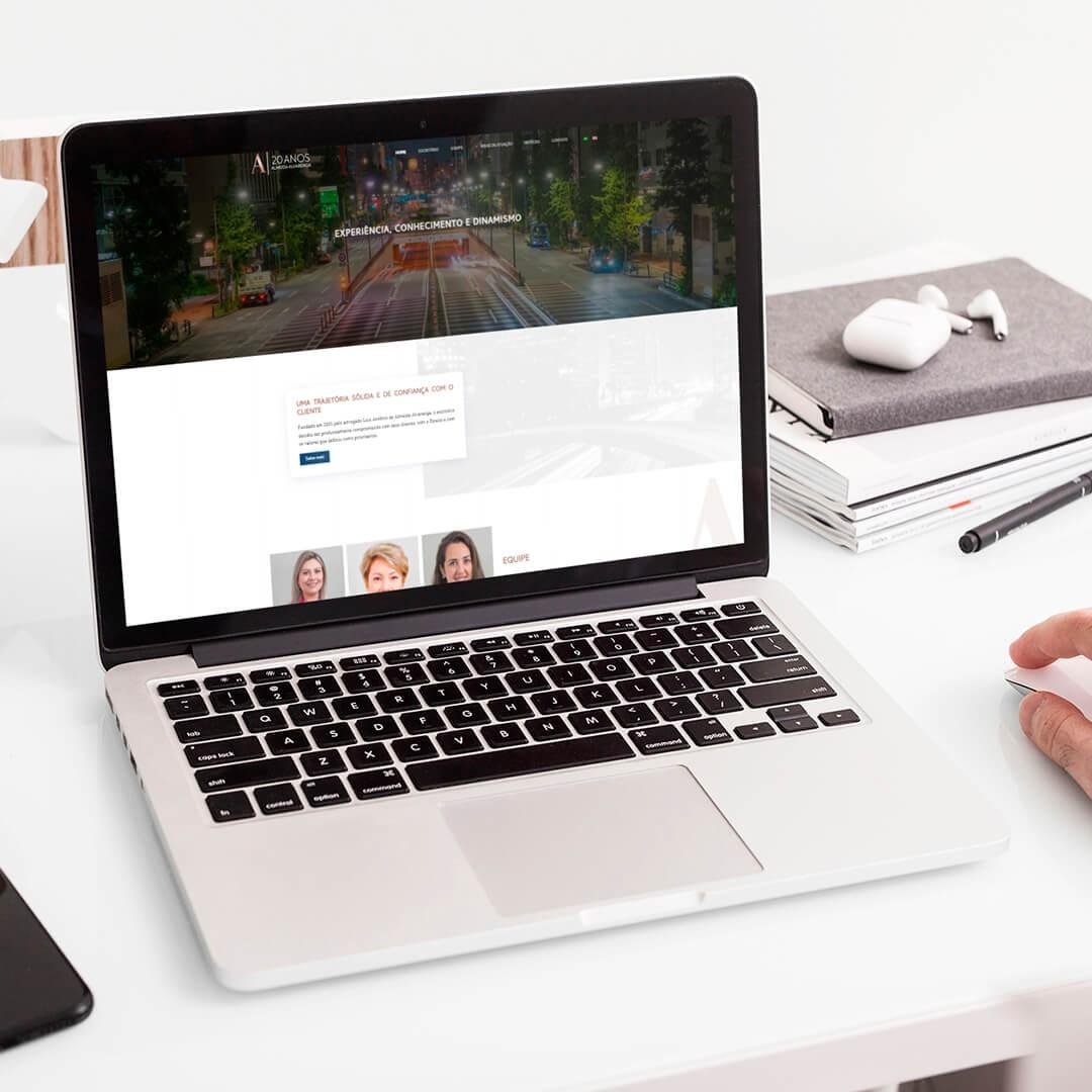criacao-de-site-almeida-alvarenga - imagem Contabilidade, Advocacia e Direito 