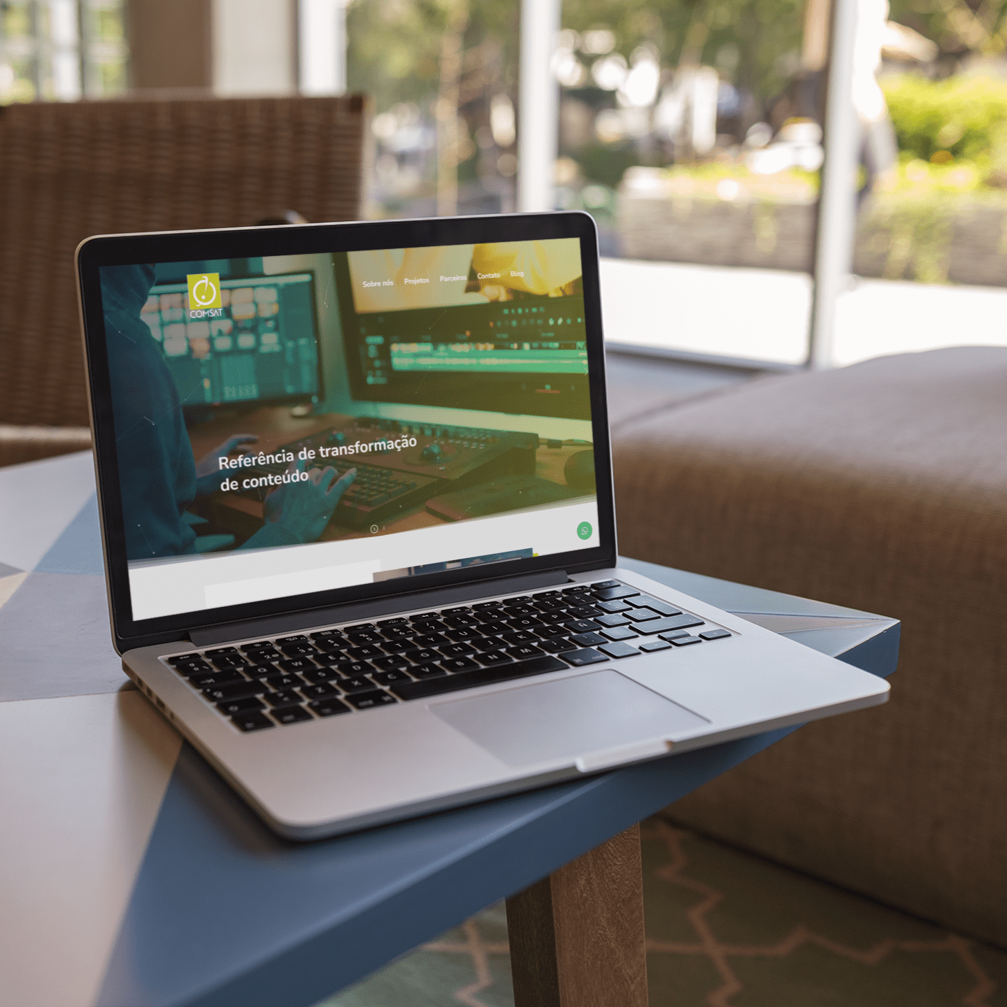 Mockup-COMSAT-TECNOLOGIA - imagem Portf&oacute;lio - Superix: Assessoria, Comunica&ccedil;&atilde;o e Marketing  