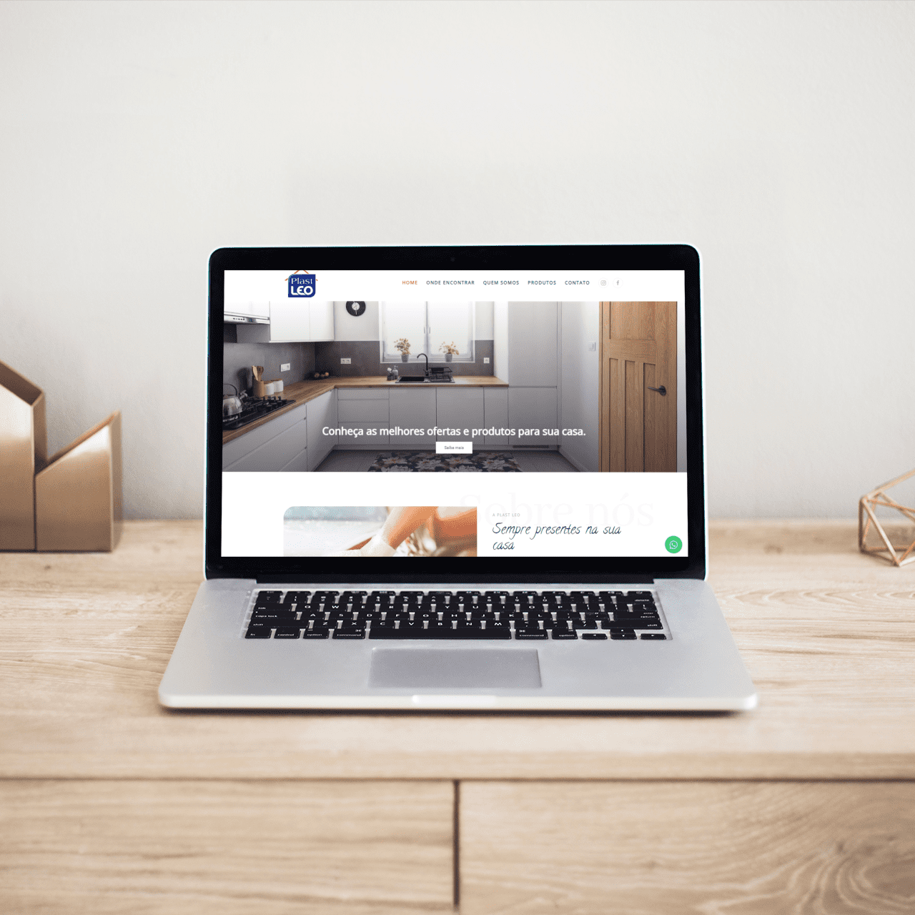 Mockup-Plast-Leo - imagem Portf&oacute;lio desenvolvido pela Superix: Presta&ccedil;&atilde;o de Servi&ccedil;os 