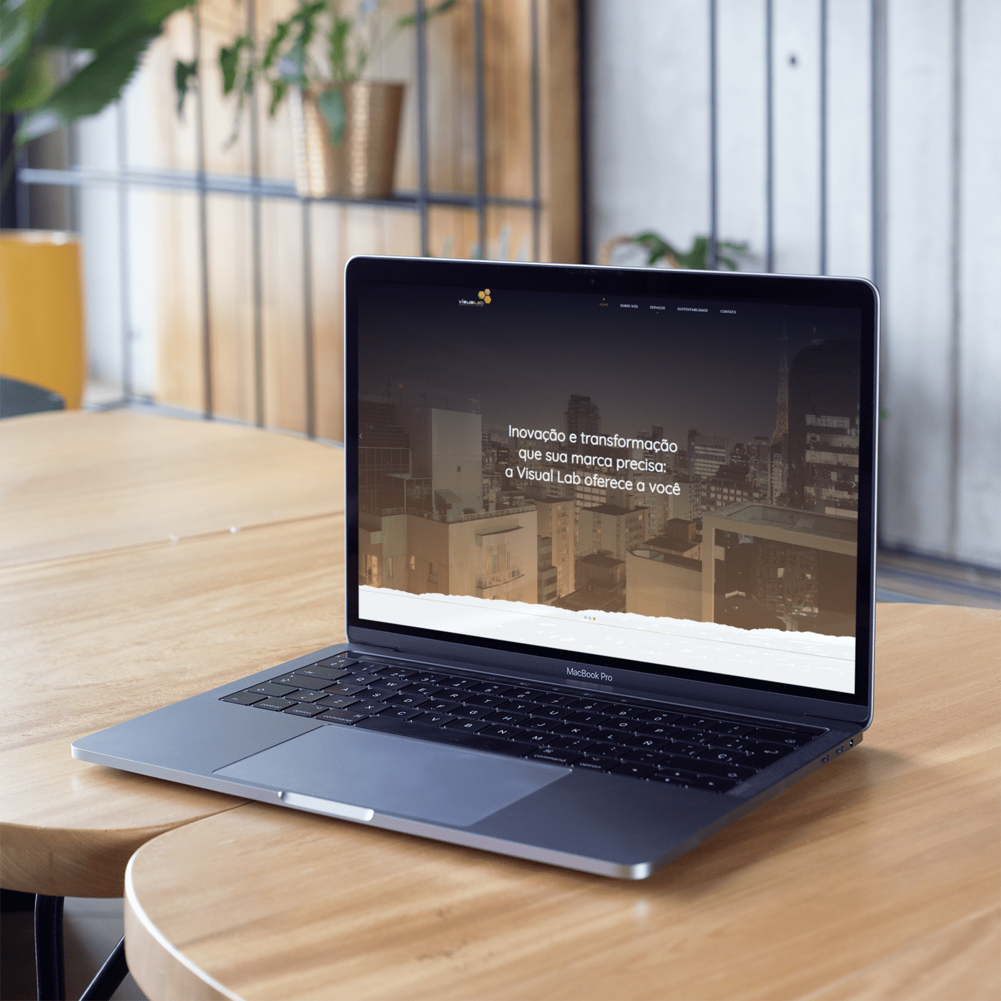 Mockup-Visuallab - imagem Portf&oacute;lio desenvolvido pela Superix: Presta&ccedil;&atilde;o de Servi&ccedil;os 