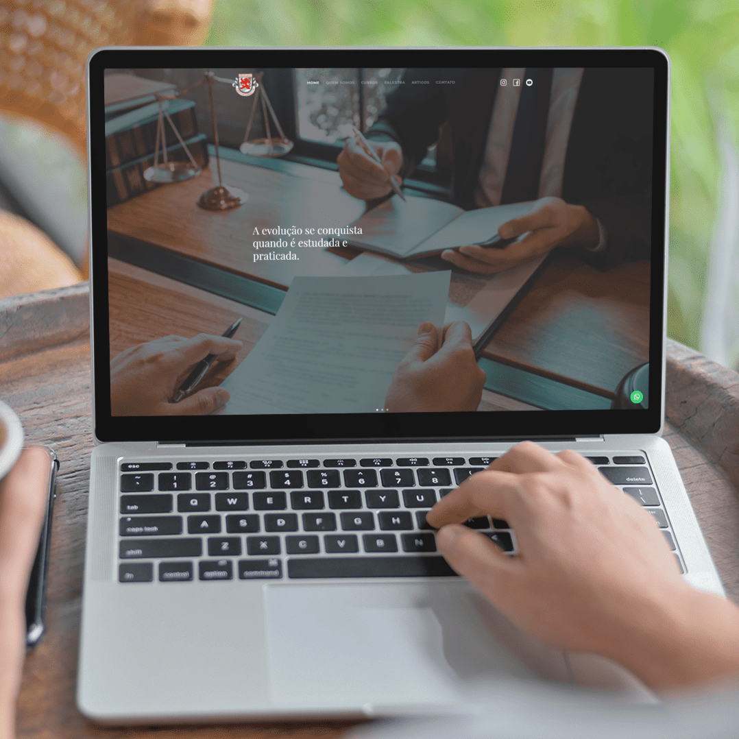 Mockup-Shiguemori - imagem Cria&ccedil;&atilde;o de sites para Escolas, Col&eacute;gios e Ensino 