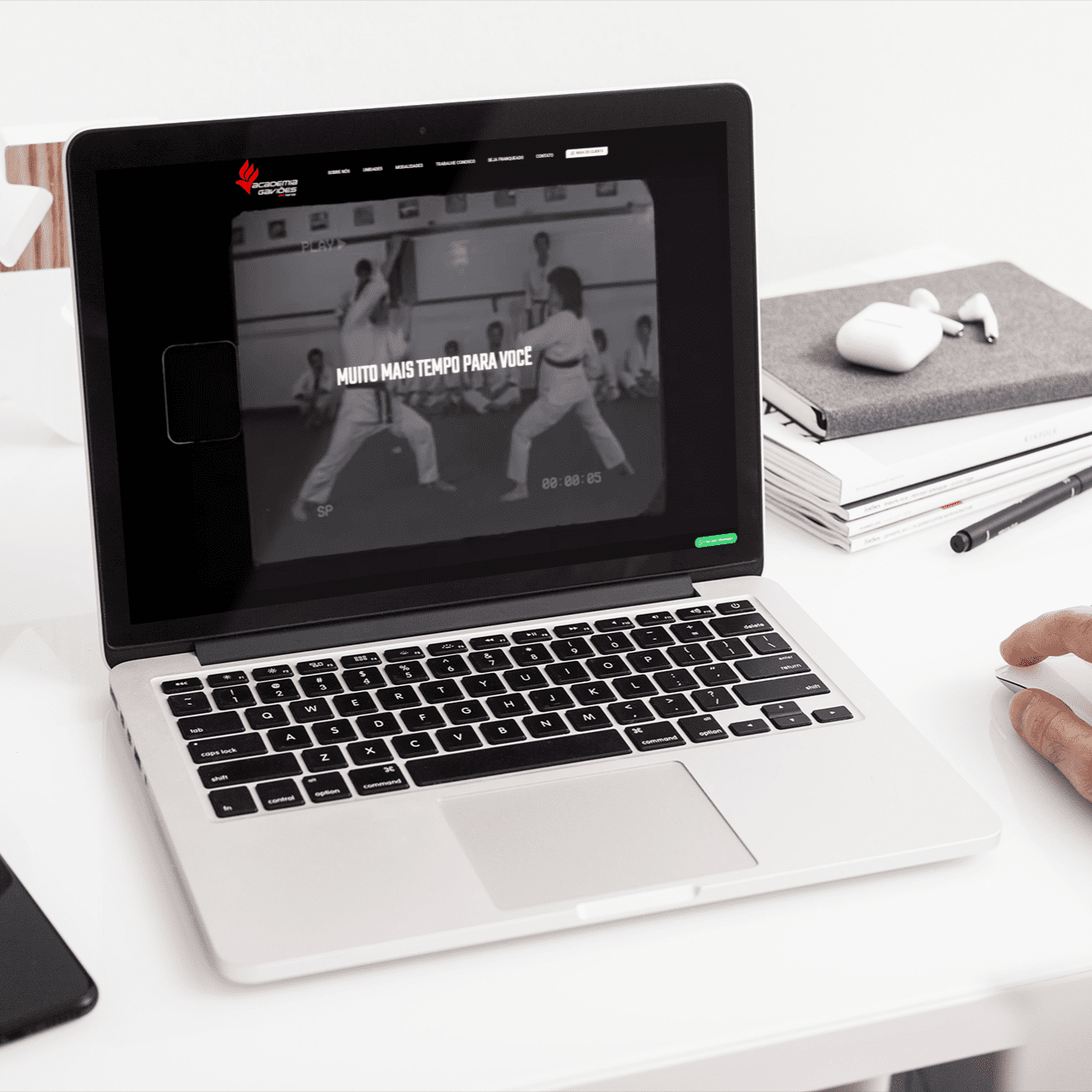 Mockup-Academia-Gavi%C3%B5es - imagem Sites para ag&ecirc;ncia de Turismo, Lazer e Viagens 