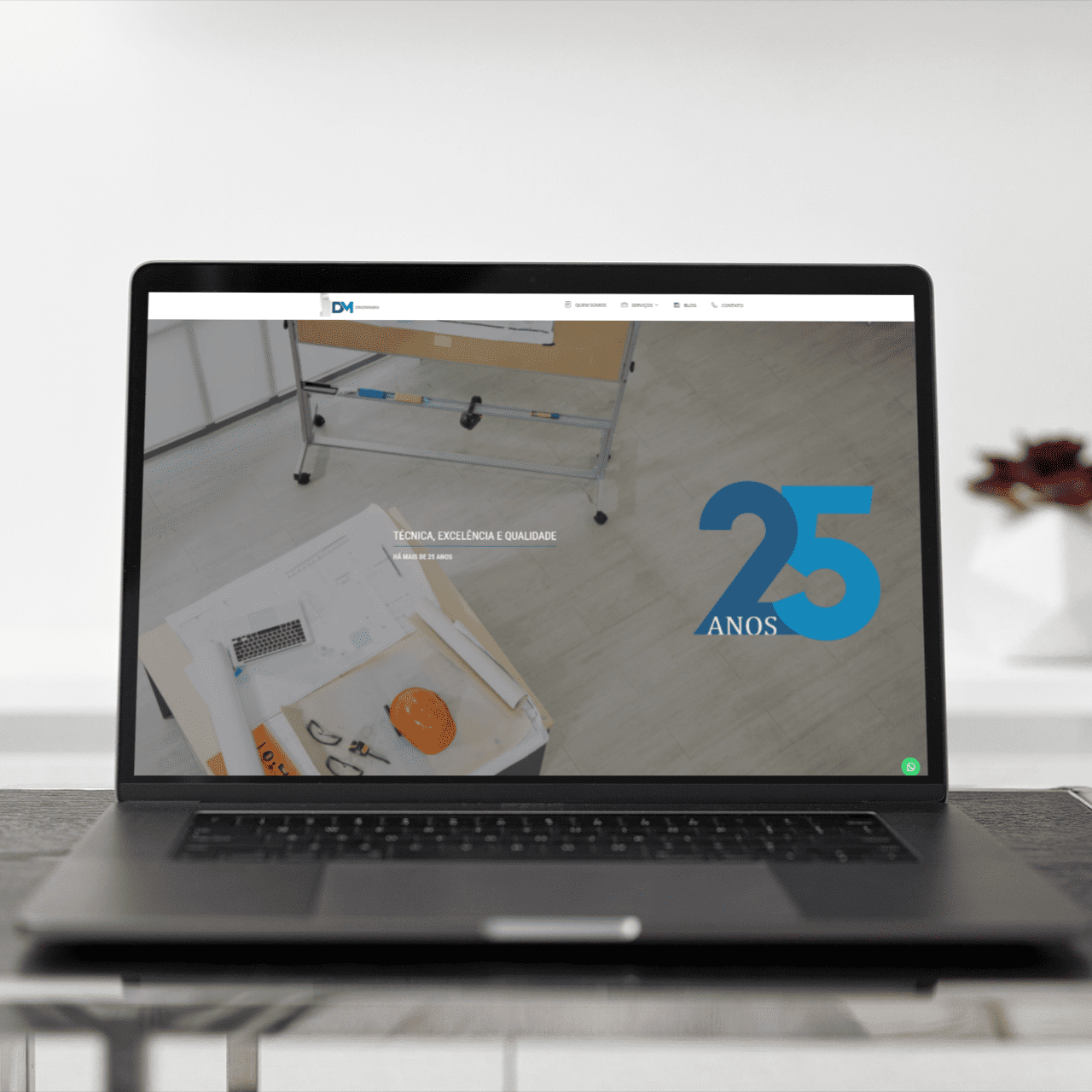 Mockup-Della-Monica-Engenharia-Ltda - imagem Cria&ccedil;&atilde;o de sites para Engenharia, Constru&ccedil;&atilde;o Civil 