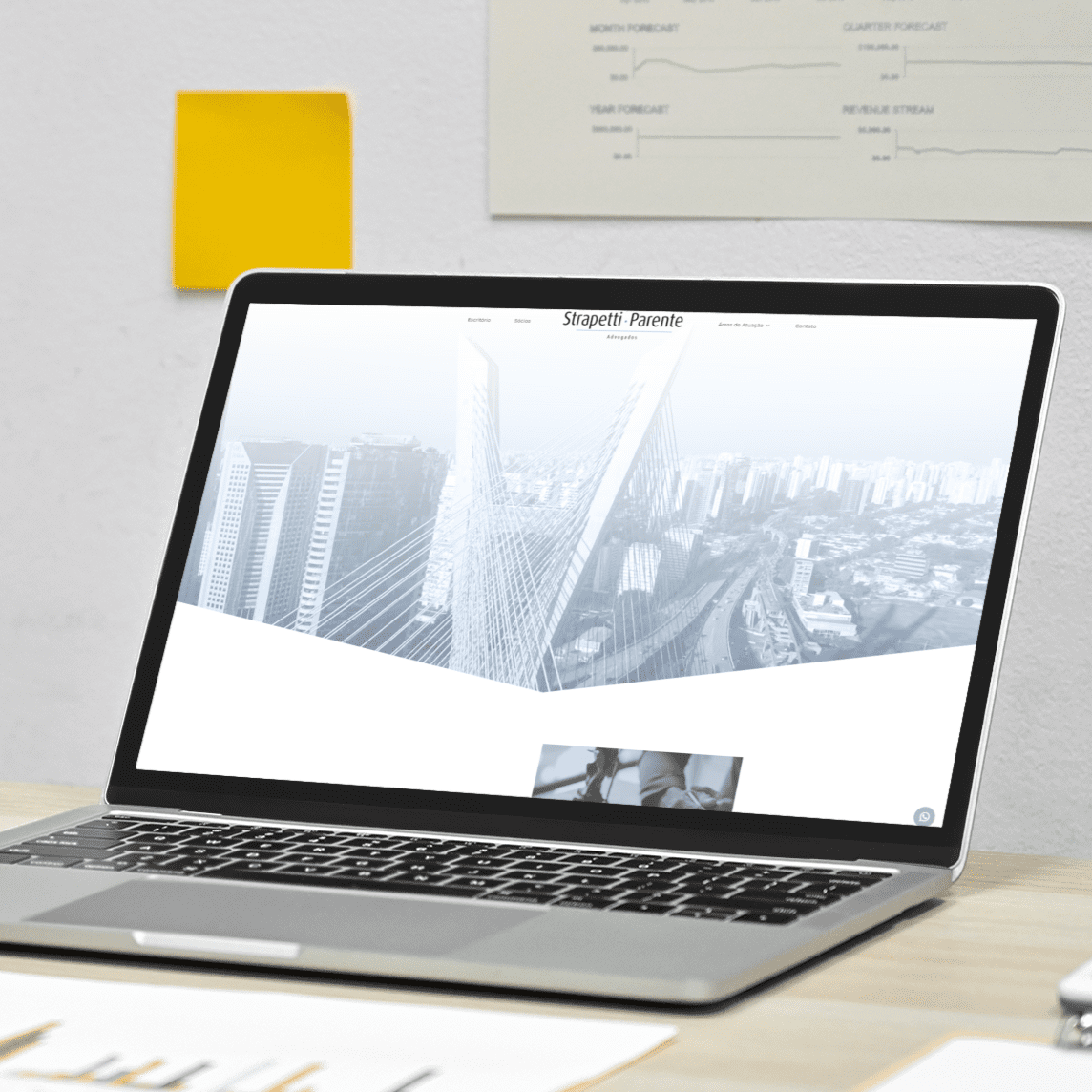 Mockup-Strapetti-e-Parente-Advogados - imagem Sites para advogados, consultoria financeira e Cont&aacute;bil 